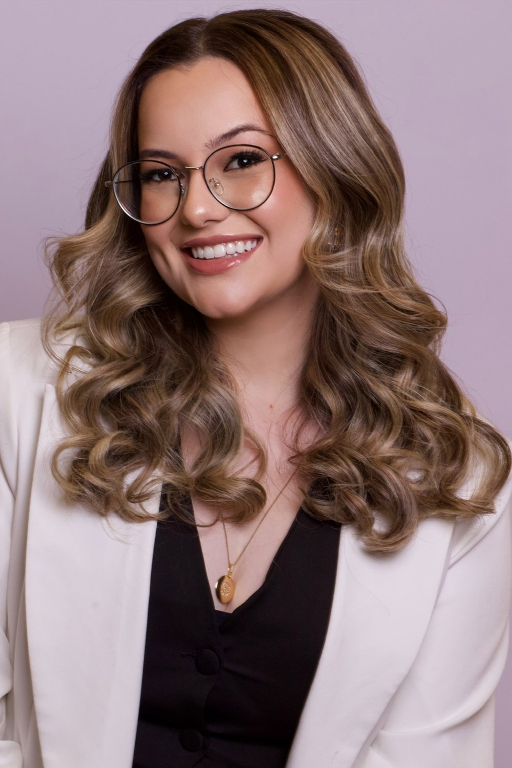 Suzane Resende sorrindo